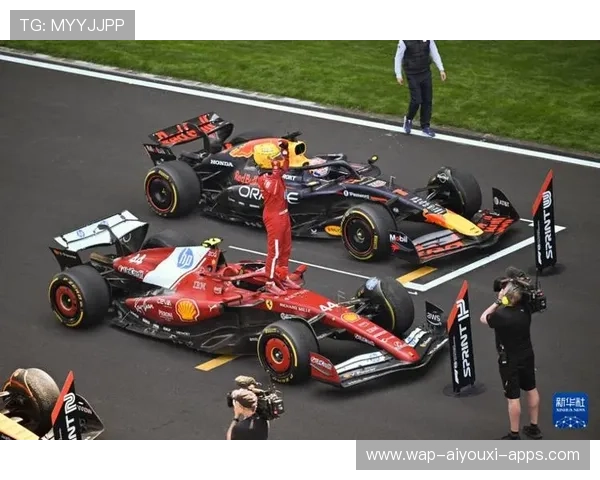 F1汉密尔顿模拟赛节奏更顺畅：探索极限速度与驾驶艺术的完美结合