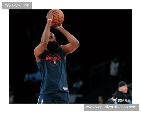 哈登连续缺席训练快船更衣室已无大胡子立足之地